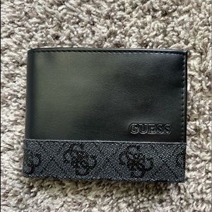 Guess Monogram Wallet 💎